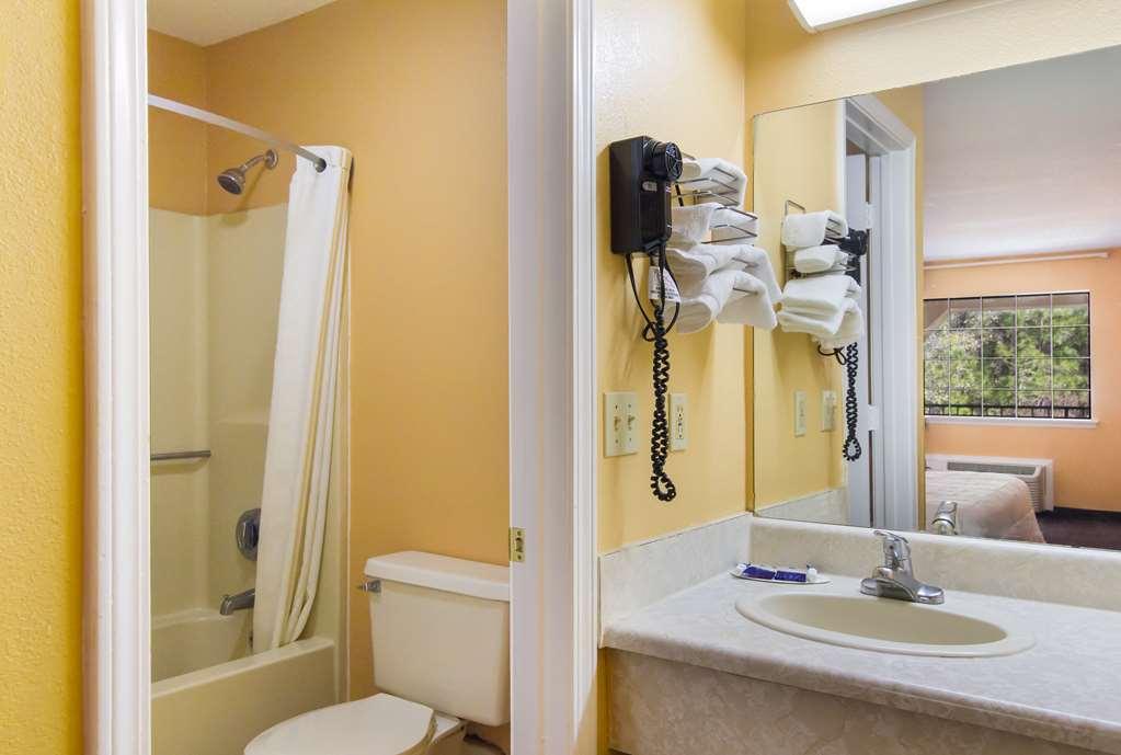 Americas Best Value Inn Darien Exterior foto