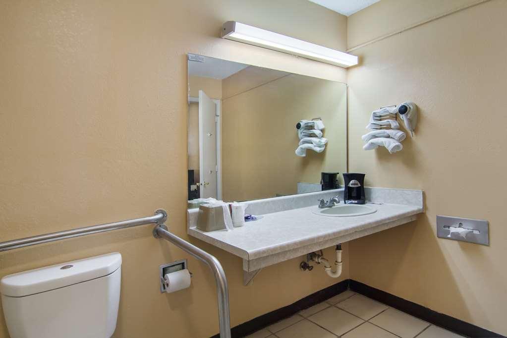 Americas Best Value Inn Darien Exterior foto