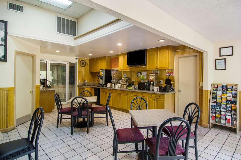 Americas Best Value Inn Darien Exterior foto
