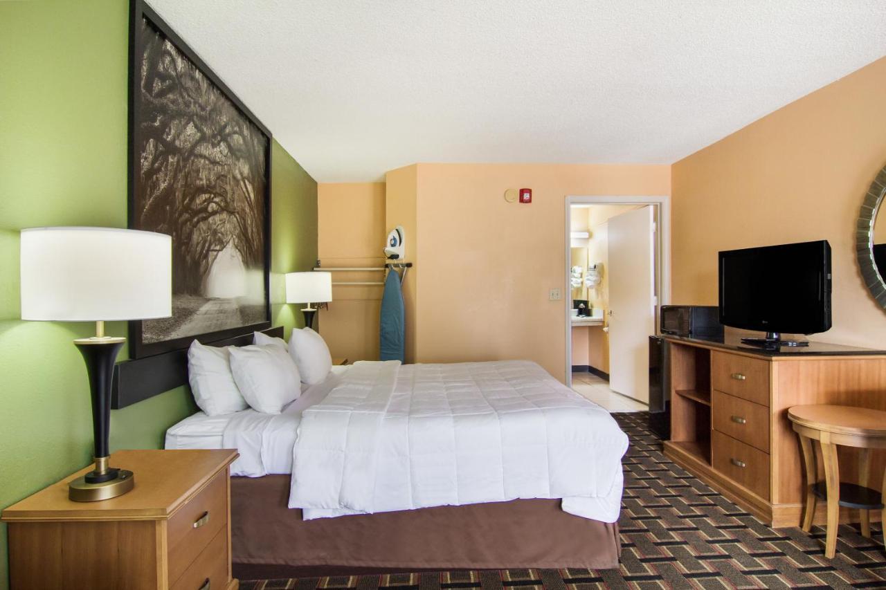 Americas Best Value Inn Darien Exterior foto